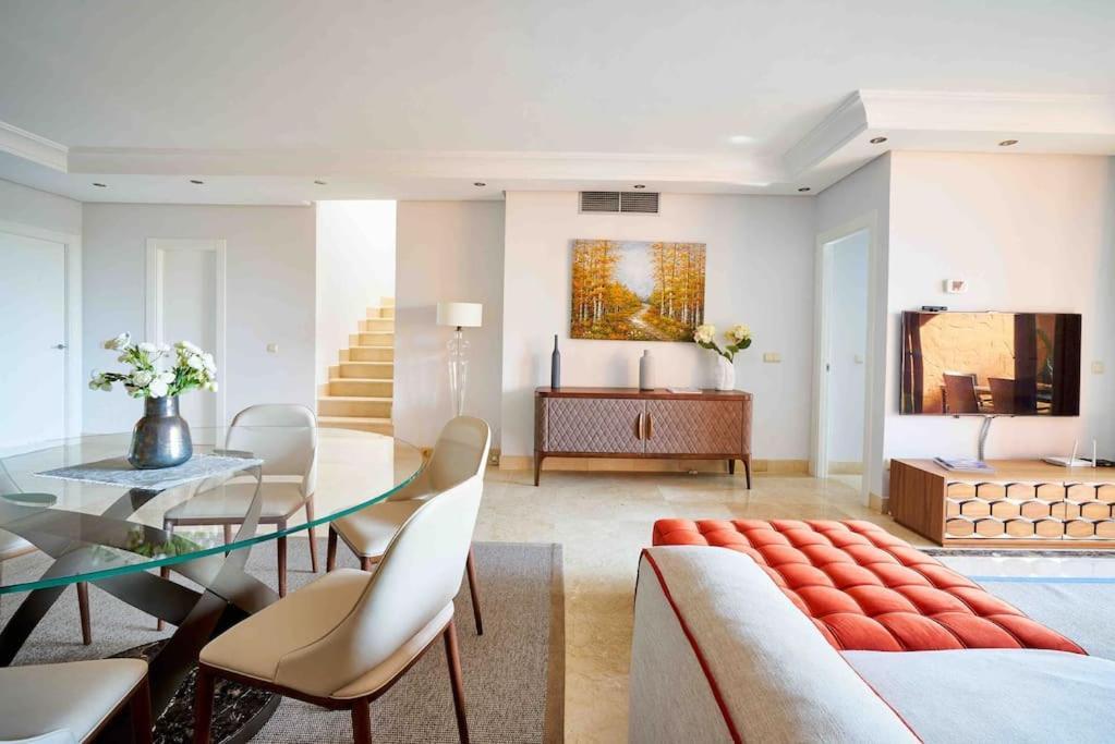 Сasa de vacaciones Luxury Duplex Penthouse By Puerto Banus Marbella