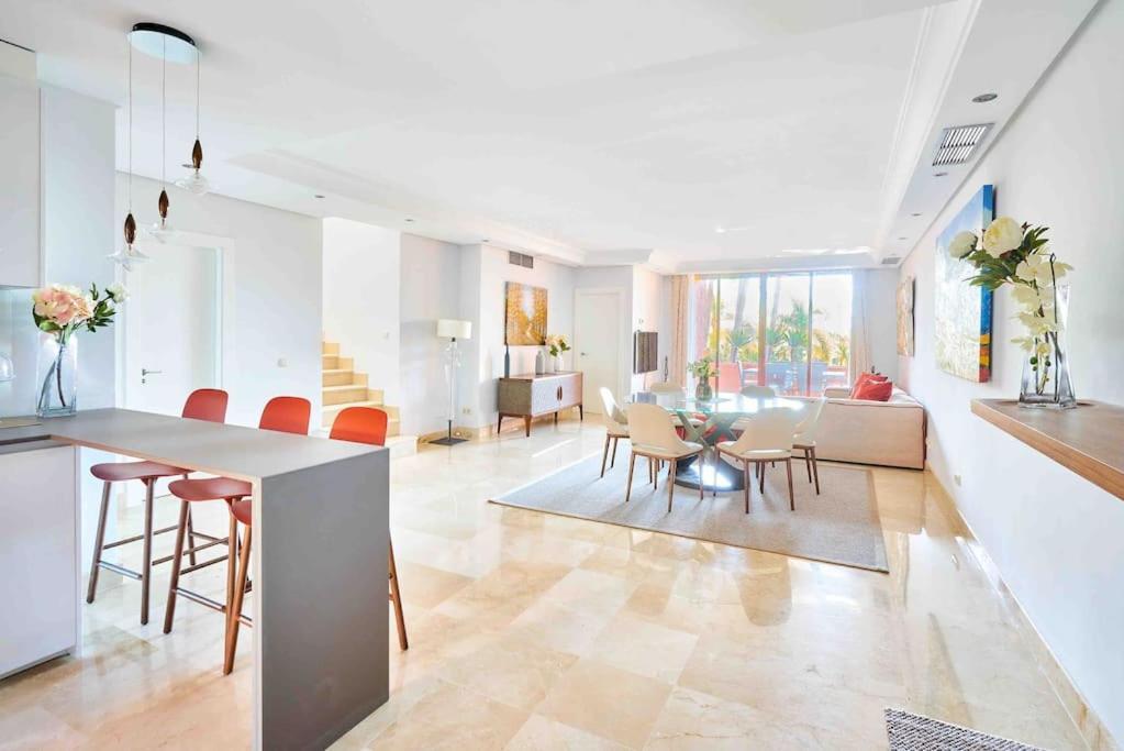 Luxury Duplex Penthouse By Puerto Banus Сasa de vacaciones *