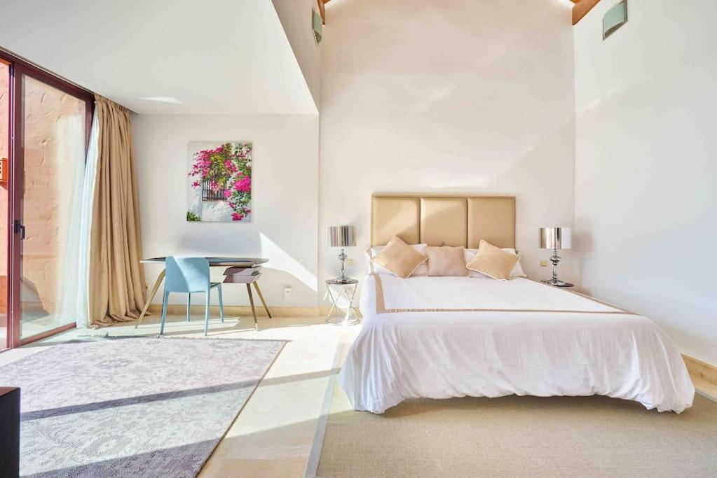 Luxury Duplex Penthouse By Puerto Banus *