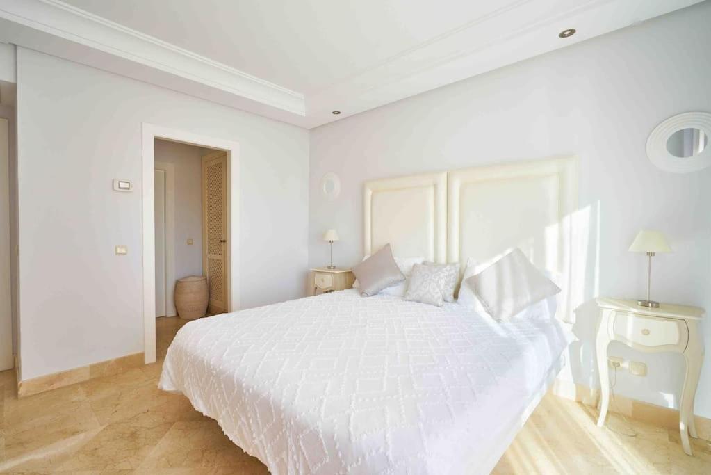 Сasa de vacaciones Luxury Duplex Penthouse By Puerto Banus Marbella